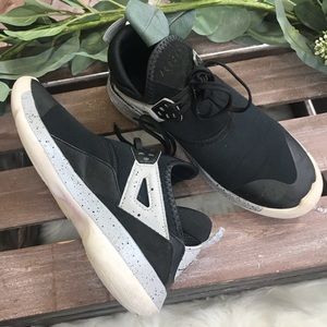 Boys Grey And Black Jordan’s